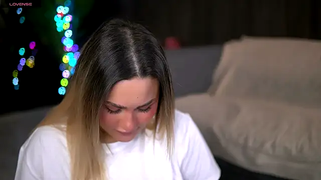 KayaAzur online show from 11.28.25