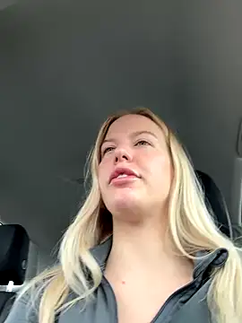 Snapshot of Chloemillerrxx chatting on 09.13.25 Chloemillerrxx online show from 09.13.25