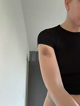 Snapshot of Chloemillerrxx chatting on 09.22.25 Chloemillerrxx online show from 09.22.25