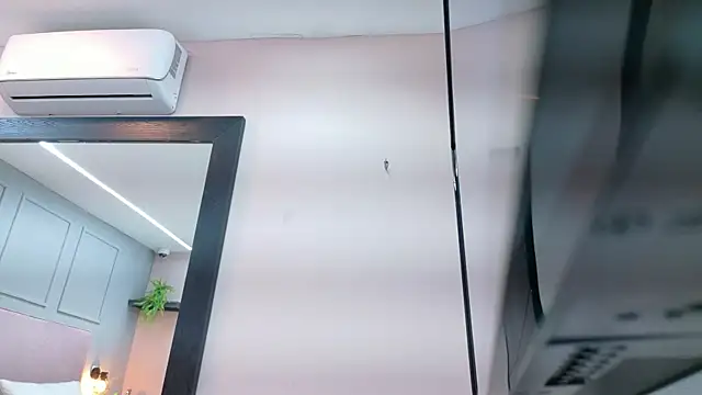 Camila Hill  online show from 01.15.26