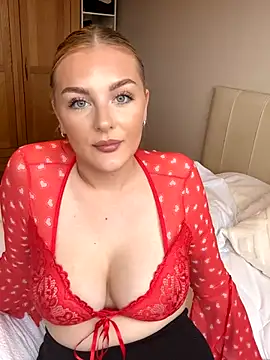 Layla 20  online show from 10.28.25