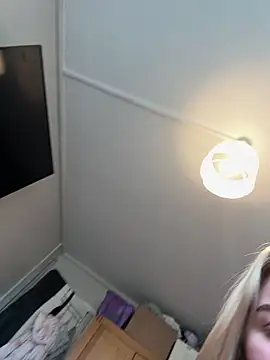 Layla 20  online show from 11.27.25