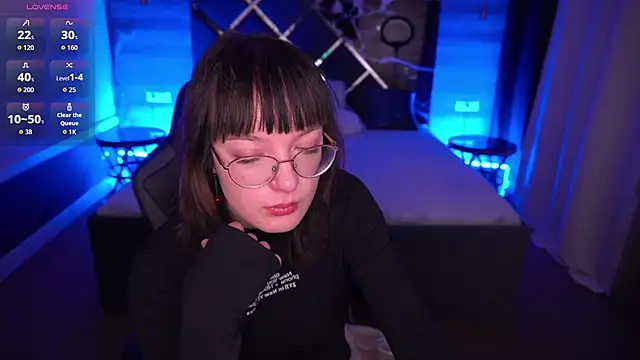 Pixie Peachh online show from 10.24.25