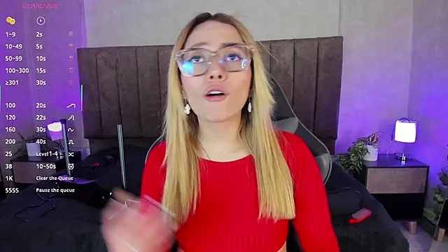 LanaMills  online show from 11.07.25