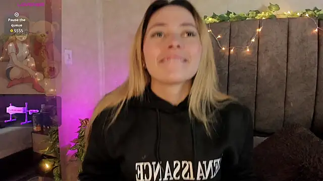 LanaMills  online show from 02.08.26