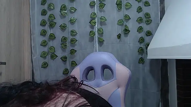 anishasanchezcm101 online show from 10.28.25