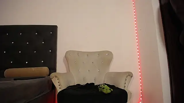 Snapshot of JoshMorri chatting on 10.21.25 JoshMorri online show from 10.21.25