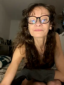 Snapshot of Chris06d22@xh chatting on 10.31.25 Chris06d22xh online show from 10.31.25