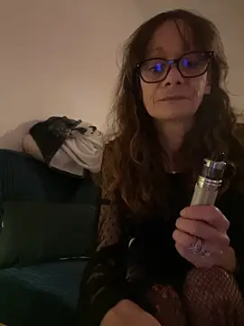 Snapshot of Chris06d22@xh chatting on 11.21.25 Chris06d22xh online show from 11.21.25