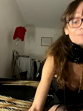 Snapshot of Chris06d22@xh chatting on 12.15.25 Chris06d22xh online show from 12.15.25