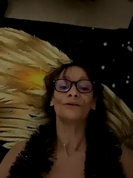 Snapshot of Chris06d22@xh chatting on 12.17.25 Chris06d22xh online show from 12.17.25