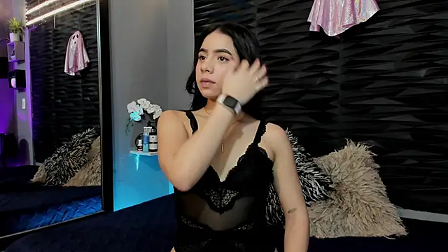 Snapshot of lu_styles_ chatting on 09.30.25 lu styles  online show from 09.30.25