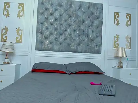 SashaHans online show from 10.30.25