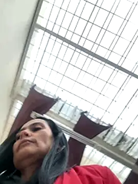 Snapshot of CharlotteCottin chatting on 12.17.25 CharlotteCottin online show from 12.17.25