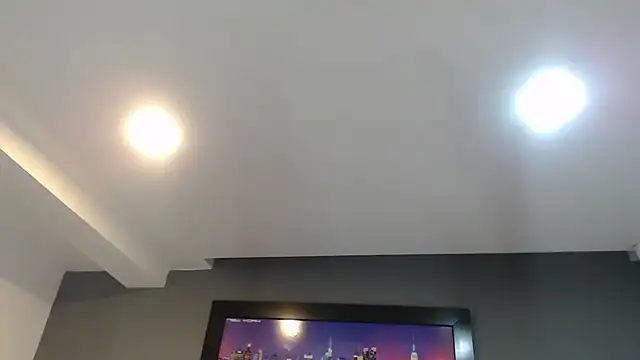 Snapshot of CharlotteCottin chatting on 12.18.25 CharlotteCottin online show from 12.18.25