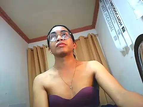 Snapshot of _karie chatting on 07.16.26 karie online show from 07.16.26
