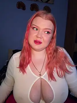 Snapshot of _Adele_Moor_ chatting on 10.29.25  Adele Moor  online show from 10.29.25