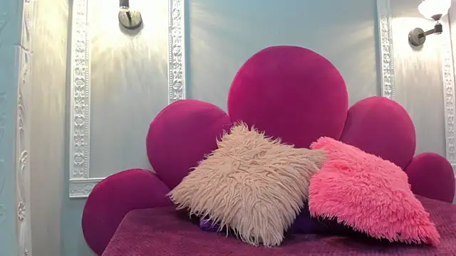 Snapshot of Saammy_17 chatting on 10.25.25 Saammy 17 online show from 10.25.25