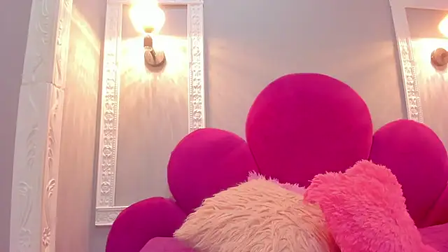 Snapshot of Saammy_17 chatting on 12.15.25 Saammy 17 online show from 12.15.25