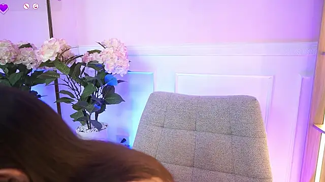 MilaCrave online show from 04.20.26