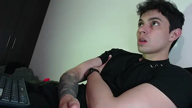 Snapshot of yourfavoriteboy__ chatting on 12.05.25 yourfavoriteboy online show from 12.05.25