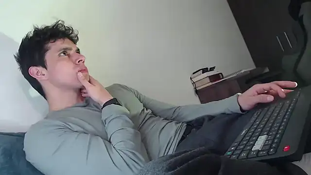 Snapshot of yourfavoriteboy__ chatting on 01.09.26 yourfavoriteboy online show from 01.09.26