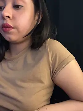 Snapshot of lau_laulu chatting on 09.11.25 lau laulu online show from 09.11.25
