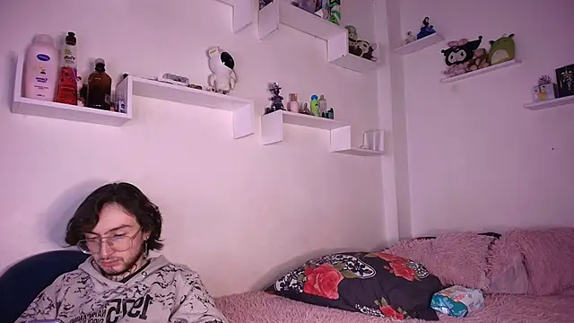 annyharriis online show from 12.17.25