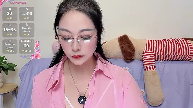 Snapshot of Hua_Hua_0 chatting on 09.28.25 Hua Hua 0 online show from 09.28.25