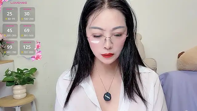 Snapshot of Hua_Hua_0 chatting on 10.22.25 Hua Hua 0 online show from 10.22.25