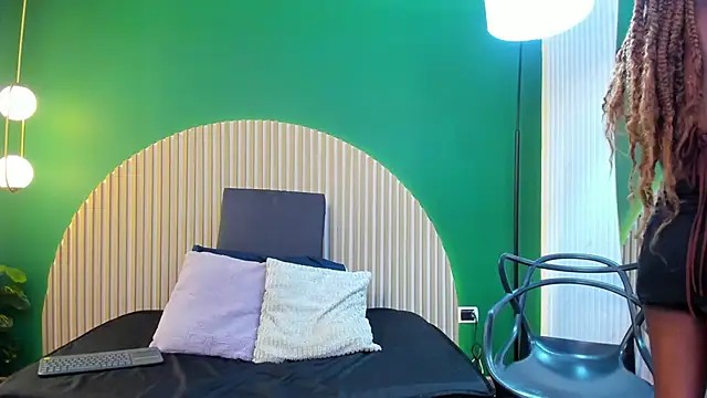 halleylorens online show from 12.02.25