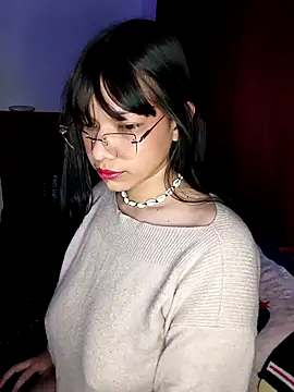 Snapshot of Iwarii chatting on 12.05.25 Iwarii online show from 12.05.25