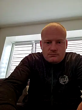 svenni2525 online show from 09.28.25