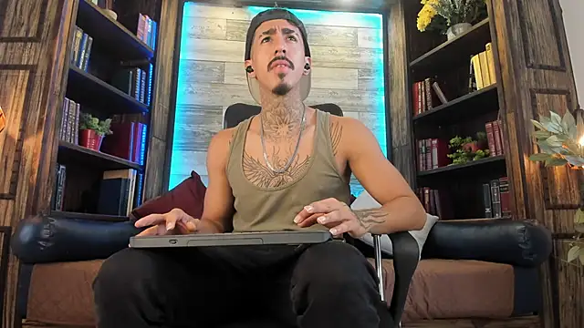 Donovan Desmond online show from 10.03.25