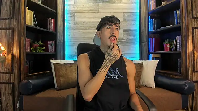 Donovan Desmond online show from 10.09.25