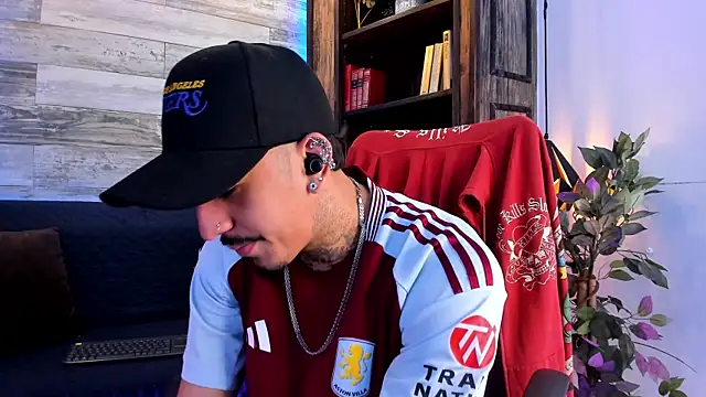 Donovan Desmond online show from 02.12.26