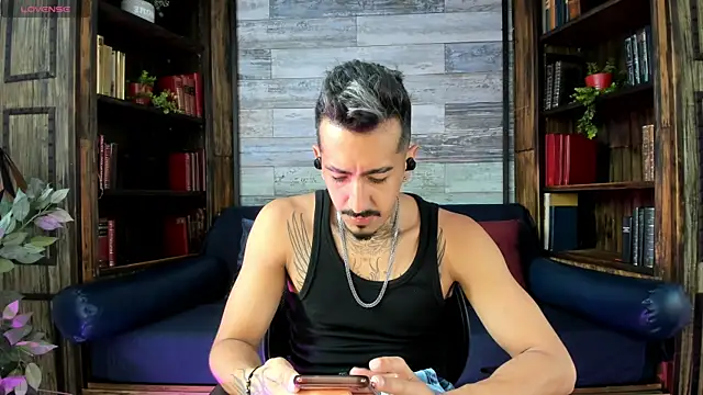 Donovan Desmond online show from 04.20.26