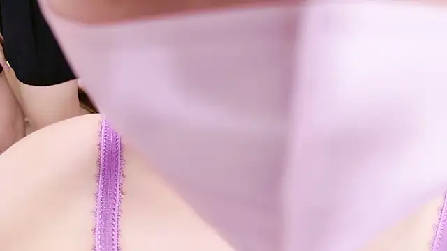 Snapshot of Azusa_DoMybest chatting on 10.20.25 Azusa DoMybest online show from 10.20.25