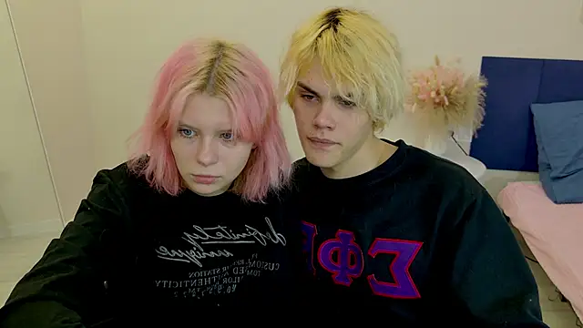 Bonnie And C1yde online show from 11.04.25