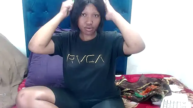 BUNNYCHOWX28 online show from 11.24.25