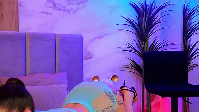 EllyLynn online show from 02.05.26