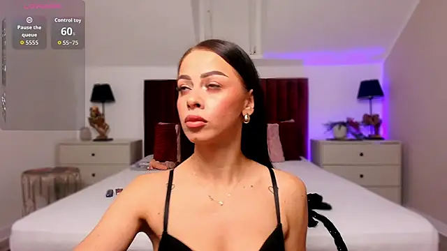 MiaGoldX online show from 10.06.25