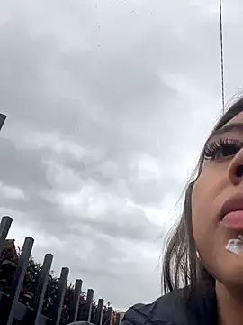 Sara-cooper2 online show from 11.28.25