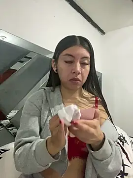 Sara-cooper2 online show from 04.18.26