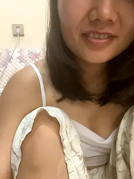 Snapshot of Mier-cn chatting on 09.19.25 Mier-cn online show from 09.19.25