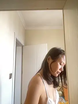 Snapshot of Mier-cn chatting on 10.28.25 Mier-cn online show from 10.28.25