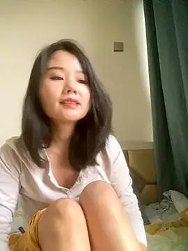 Snapshot of Mier-cn chatting on 11.17.25 Mier-cn online show from 11.17.25