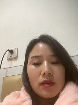 Snapshot of Mier-cn chatting on 11.28.25 Mier-cn online show from 11.28.25