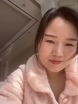 Snapshot of Mier-cn chatting on 12.16.25 Mier-cn online show from 12.16.25