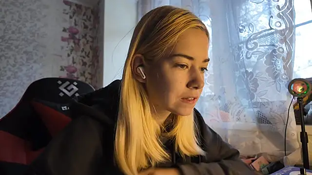 Witching Moon online show from 10.27.25